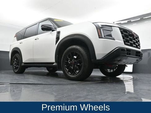 Used 2025 Nissan Armada PRO-4X image 27