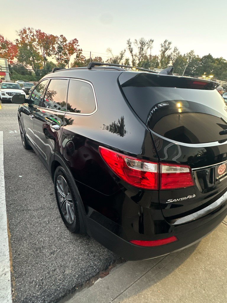 Used 2016 Hyundai Santa Fe SE w/ Option Group 02 AWD/4WD image 5