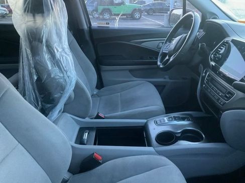 Used 2021 Honda Pilot EX image 3