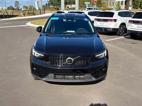 Certified 2024 Volvo XC40 B5 Plus image 8