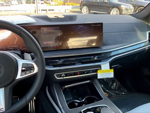 New 2026 BMW X7 xDrive40i w/ M Sport Package image 6