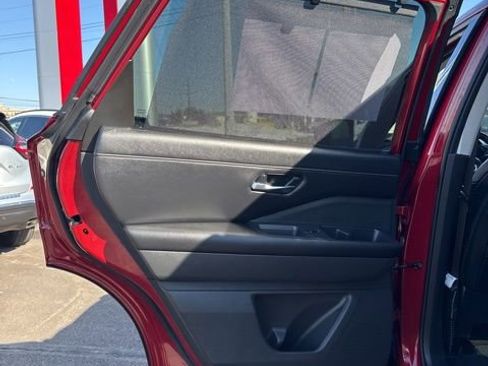 Certified 2023 Nissan Pathfinder SL w/ SL Premium Package image 16