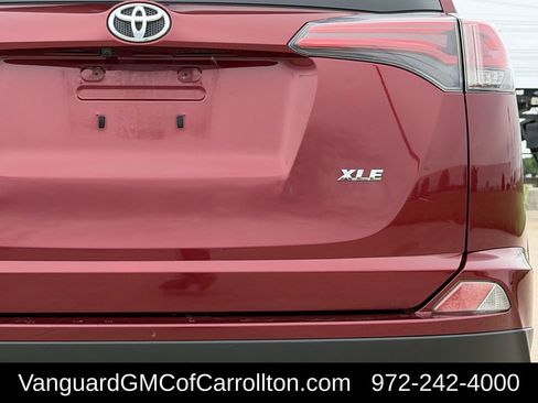Used 2018 Toyota RAV4 XLE w/ Plus Extra Value Package FWD image 8