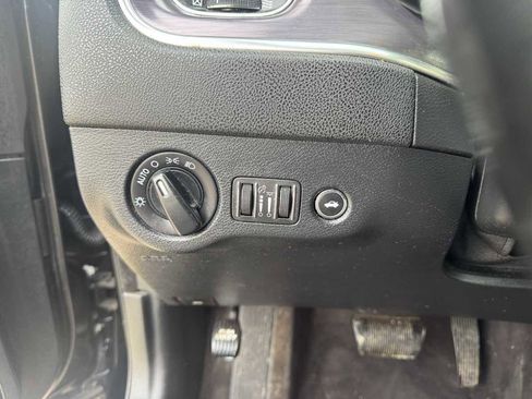 Used 2017 Dodge Charger SE image 26