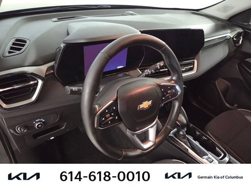 Used 2024 Chevrolet TrailBlazer LT w/ LT Cold Weather Package FWD image 17