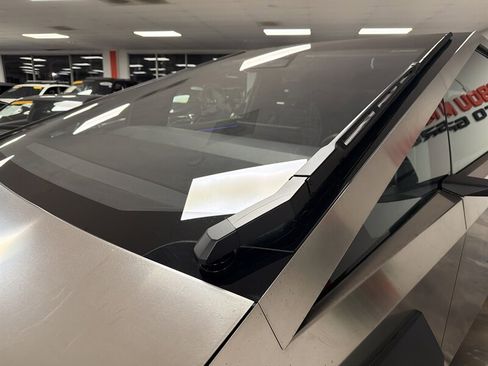 Used 2025 Tesla Cybertruck AWD Crew Cab image 33