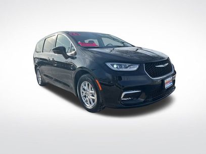 Used 2024 Chrysler Pacifica Touring-L