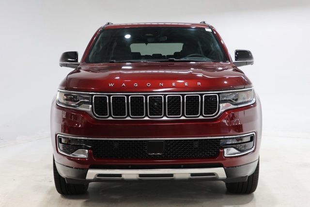 Used 2024 Jeep Wagoneer Series III w/ Premium Group I AWD/4WD image 2