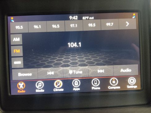 Used 2020 Dodge Charger SXT RWD image 25
