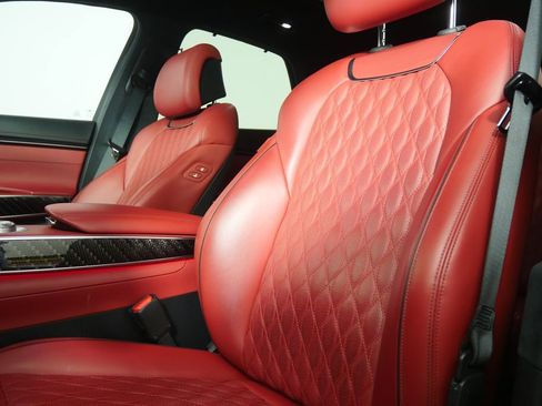 Used 2024 Genesis GV70 3.5T Sport w/ Sport Prestige Package image 11