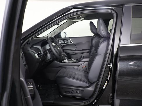 New 2026 Mitsubishi Outlander SE image 31