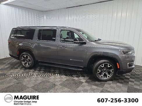 Used 2023 Jeep Wagoneer L Series III w/ Preferred Equipment Group AWD/4WD image 1