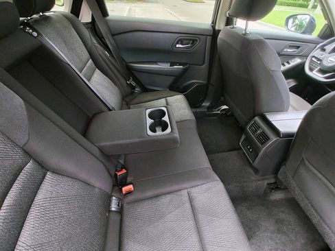 Used 2024 Nissan Rogue SV FWD image 32