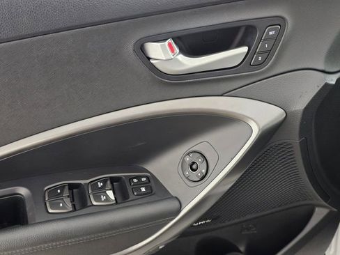 Used 2017 Hyundai Santa Fe Sport image 23