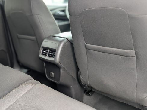 Used 2018 Chevrolet Equinox LT image 40