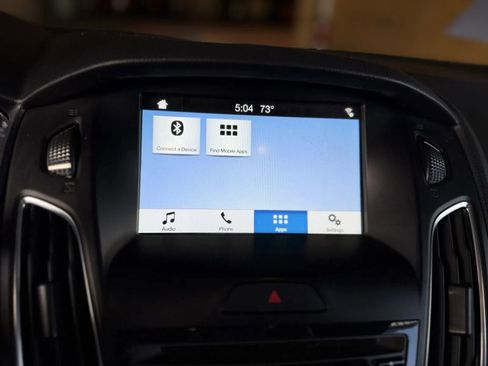 Used 2018 Ford Focus SEL image 28