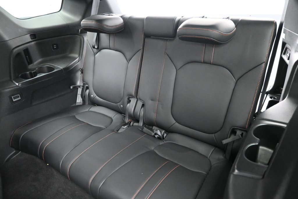 Used 2025 Honda Pilot TrailSport image 28