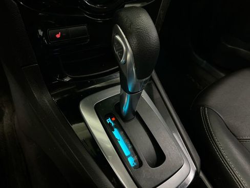 Used 2014 Ford Fiesta Titanium image 17