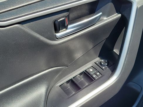 Certified 2021 Toyota RAV4 XLE FWD image 19