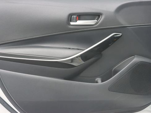 Used 2021 Toyota Corolla XSE image 19