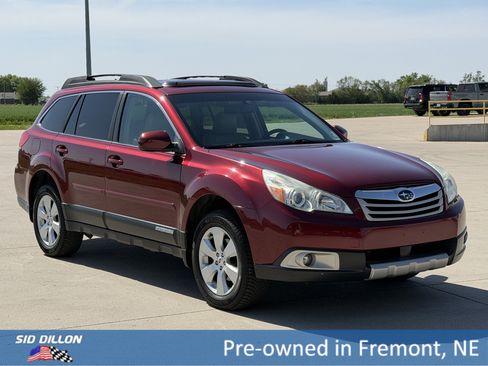 Used 2011 Subaru Outback 2.5i Limited w/ PWR Moonroof Pkg AWD/4WD image 2