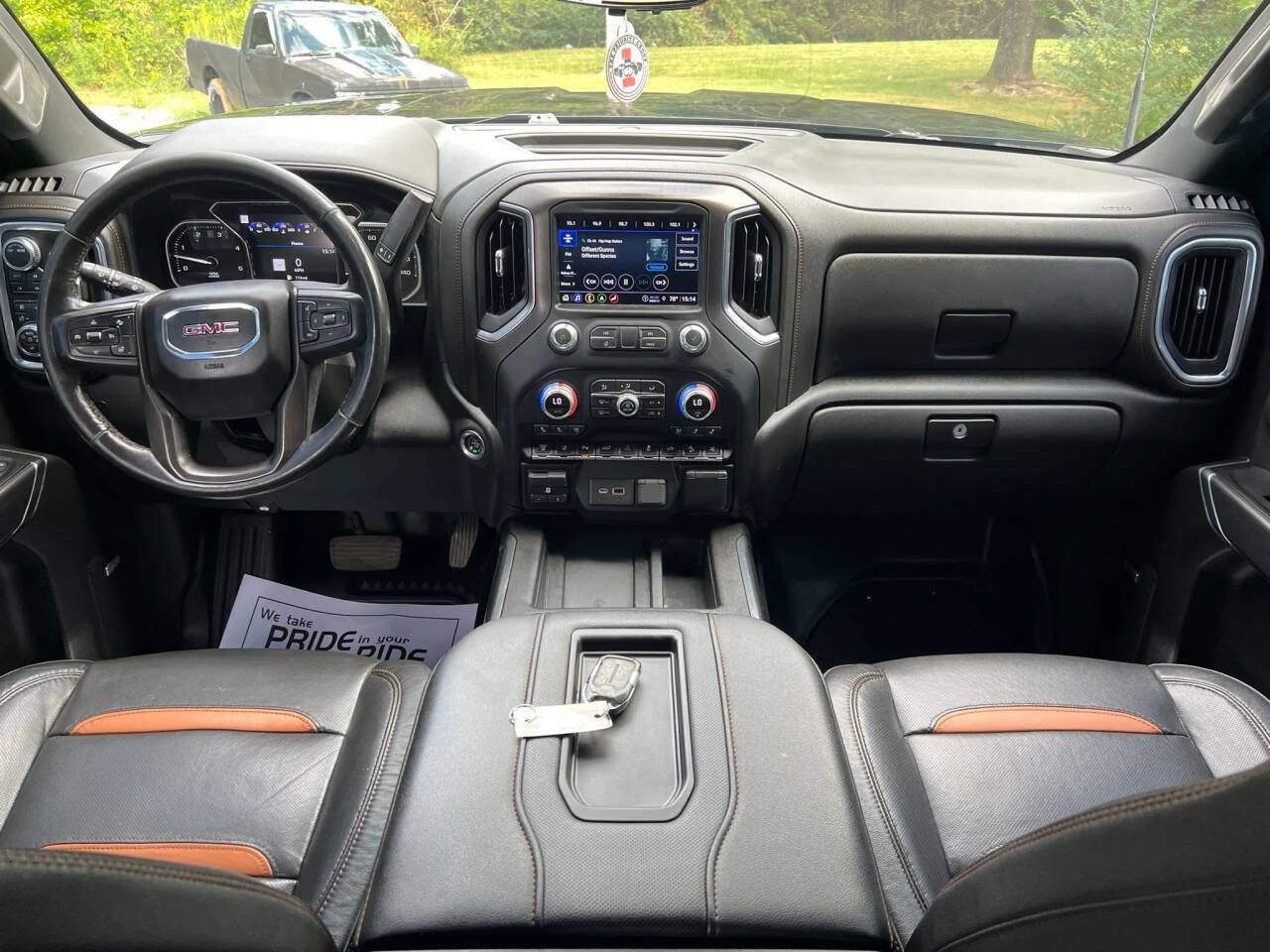 Used 2022 GMC Sierra 2500 AT4 w/ AT4 Premium Plus Package AWD/4WD image 17