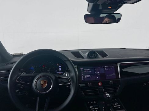 New 2026 Porsche Macan image 25