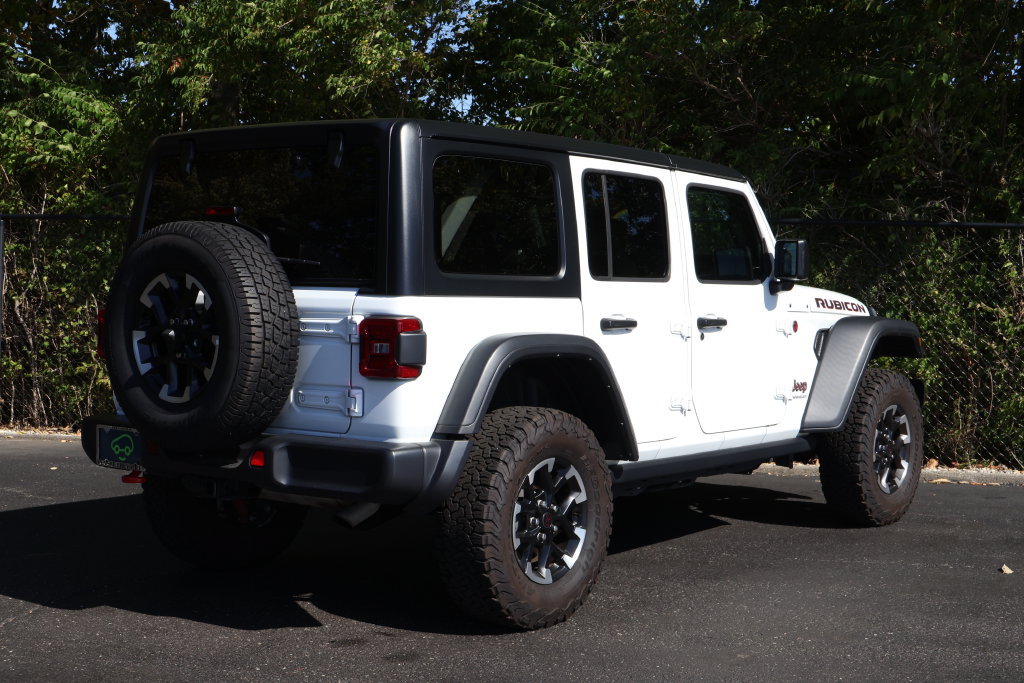 Used 2025 Jeep Wrangler Unlimited Rubicon AWD/4WD image 8