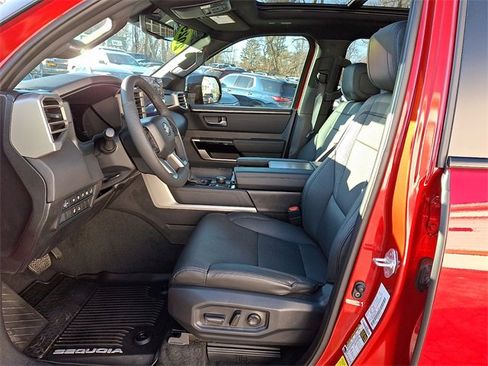 Used 2025 Toyota Sequoia Limited w/ Tow Technology Package image 15