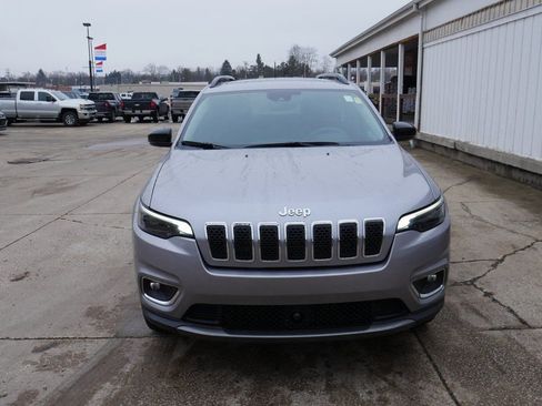 Used 2022 Jeep Cherokee Limited image 3