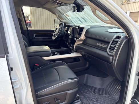 Used 2024 RAM 3500 Laramie AWD/4WD image 15
