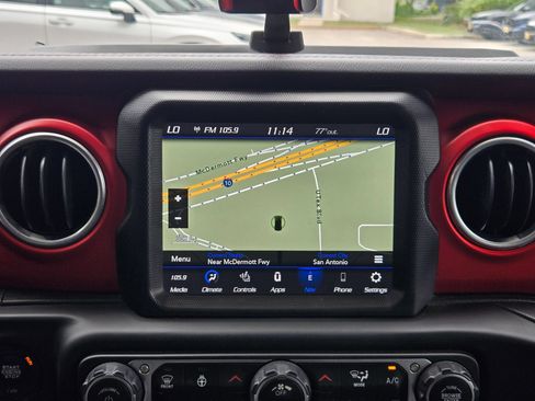Used 2021 Jeep Wrangler Unlimited Rubicon AWD/4WD image 16