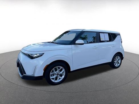 Used 2025 Kia Soul LX w/ LX Technology Package image 8