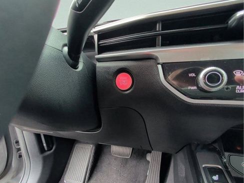 New 2026 Kia Sorento S image 17