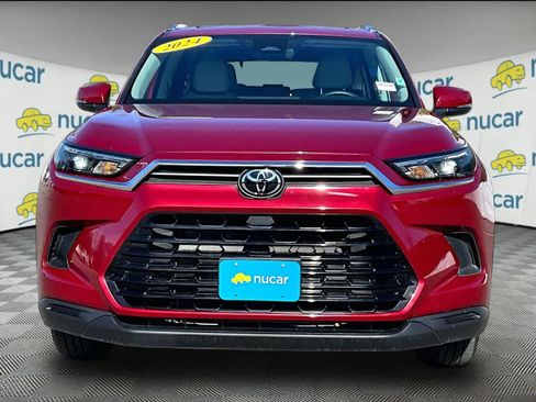 Used 2024 Toyota Grand Highlander XLE image 2