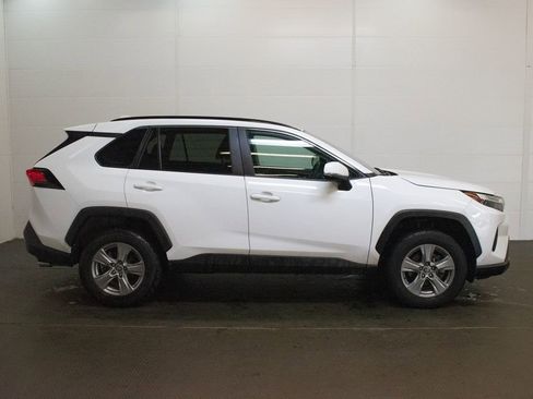 Used 2024 Toyota RAV4 XLE AWD/4WD image 3