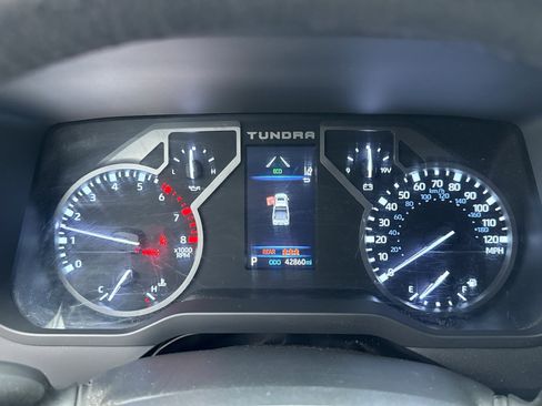 Used 2022 Toyota Tundra SR5 w/ Advanced Technology Package AWD/4WD image 10