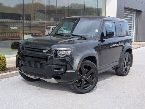 Used 2023 Land Rover Defender 90 V8 AWD/4WD image 2