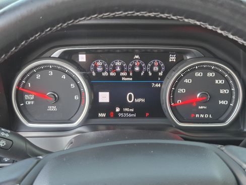 Used 2019 Chevrolet Silverado 1500 High Country w/ Technology Package AWD/4WD image 18