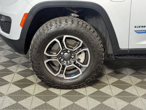 Used 2022 Jeep Grand Cherokee Trailhawk AWD/4WD image 13