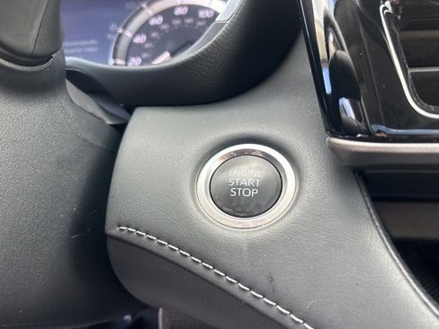 Used 2024 Toyota Highlander XLE image 29