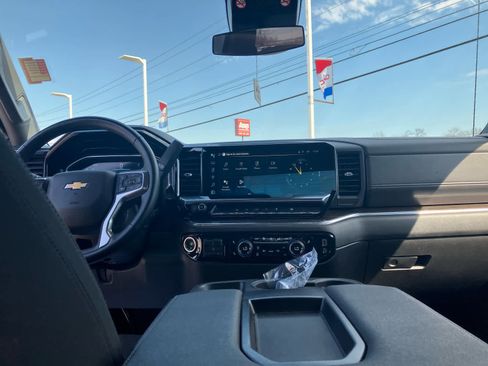 Used 2025 Chevrolet Silverado 1500 LT image 34