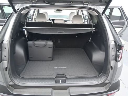 Used 2026 Hyundai Tucson SEL FWD image 13