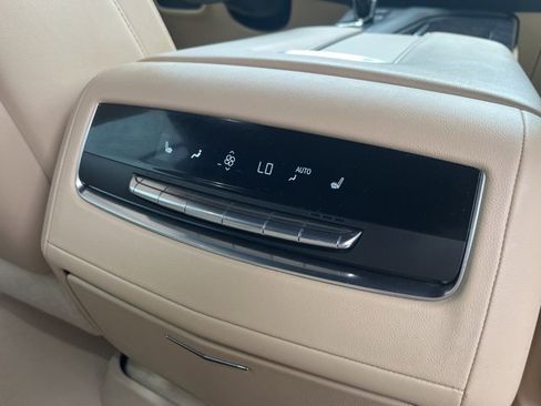 Used 2023 Cadillac Escalade Premium Luxury image 12