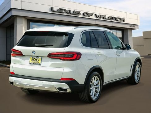 Used 2021 BMW X5 xDrive40i w/ Premium Package 2 AWD/4WD image 4