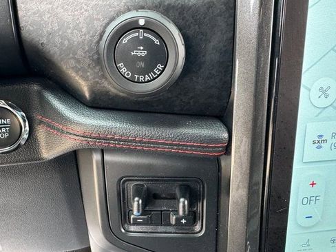 Certified 2022 Ford Expedition Limited image 30