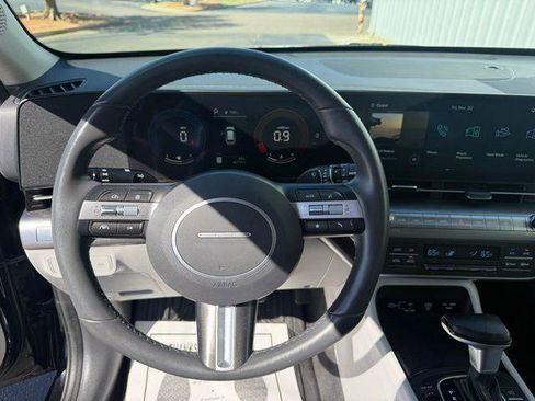 Used 2025 Hyundai Kona SEL image 7