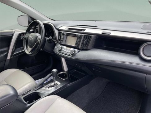 Used 2018 Toyota RAV4 XLE image 27