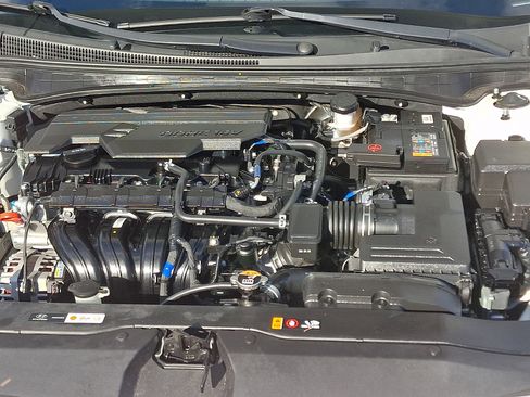 Used 2024 Hyundai Elantra SEL image 30