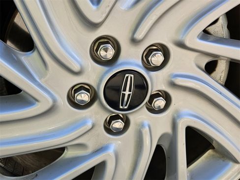 Used 2023 Lincoln Corsair AWD image 18